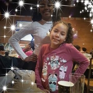 Meet your Posher, Claudia